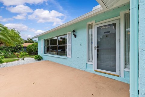 House in Tarpon Springs, Florida 3 bedrooms, 183.2 sq.m. № 1902156 - photo 6