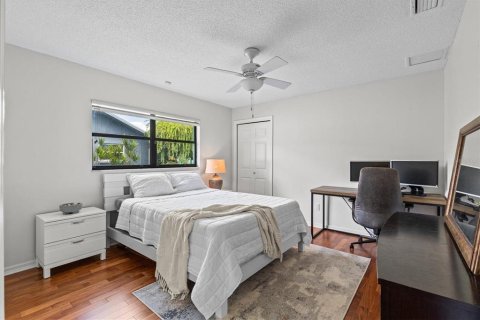 House in Tarpon Springs, Florida 3 bedrooms, 183.2 sq.m. № 1902156 - photo 26