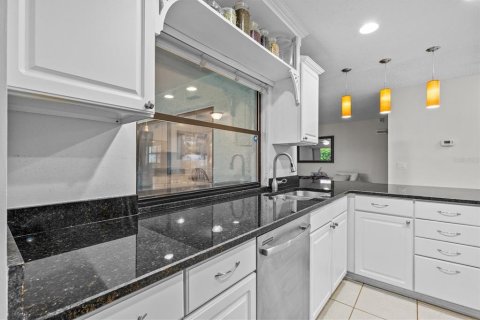 House in Tarpon Springs, Florida 3 bedrooms, 183.2 sq.m. № 1902156 - photo 15