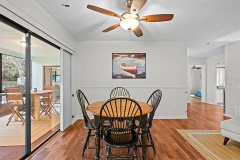 House in Tarpon Springs, Florida 3 bedrooms, 183.2 sq.m. № 1902156 - photo 9
