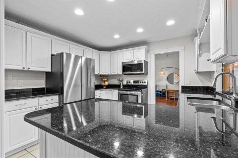 House in Tarpon Springs, Florida 3 bedrooms, 183.2 sq.m. № 1902156 - photo 17