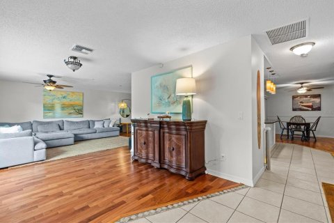 House in Tarpon Springs, Florida 3 bedrooms, 183.2 sq.m. № 1902156 - photo 13
