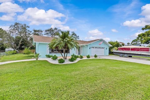 House in Tarpon Springs, Florida 3 bedrooms, 183.2 sq.m. № 1902156 - photo 2