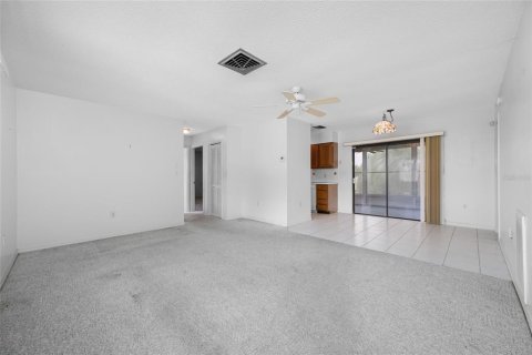 Casa en venta en Weeki Wachee, Florida, 2 dormitorios, 100.33 m2 № 2102513 - foto 9