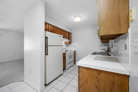Casa en venta en Weeki Wachee, Florida, 2 dormitorios, 100.33 m2 № 2102513 - foto 6