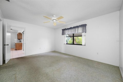 Casa en venta en Weeki Wachee, Florida, 2 dormitorios, 100.33 m2 № 2102513 - foto 18