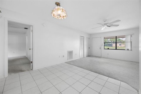 Casa en venta en Weeki Wachee, Florida, 2 dormitorios, 100.33 m2 № 2102513 - foto 12