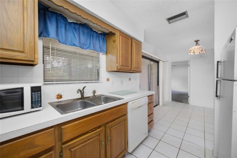 Casa en venta en Weeki Wachee, Florida, 2 dormitorios, 100.33 m2 № 2102513 - foto 3