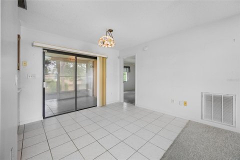 Casa en venta en Weeki Wachee, Florida, 2 dormitorios, 100.33 m2 № 2102513 - foto 10