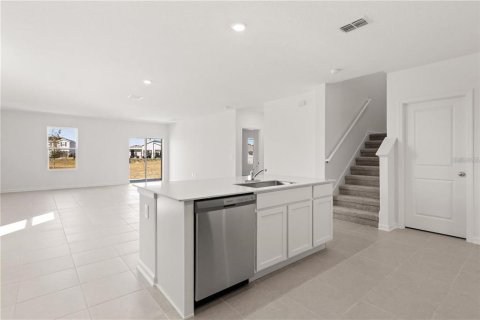 Villa ou maison à louer à Kissimmee, Floride: 5 chambres, 274.34 m2 № 2421803 - photo 10