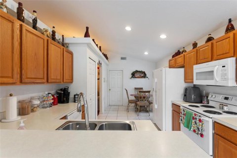 House in Davenport, Florida 4 bedrooms, 161 sq.m. № 1911319 - photo 14