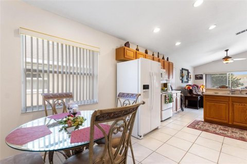 House in Davenport, Florida 4 bedrooms, 161 sq.m. № 1911319 - photo 15