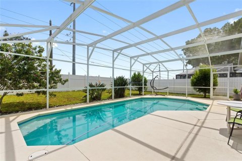 House in Davenport, Florida 4 bedrooms, 161 sq.m. № 1911319 - photo 4