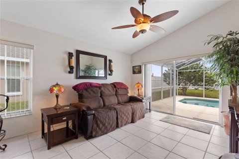 House in Davenport, Florida 4 bedrooms, 161 sq.m. № 1911319 - photo 18