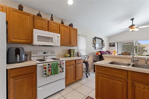 House in Davenport, Florida 4 bedrooms, 161 sq.m. № 1911319 - photo 13