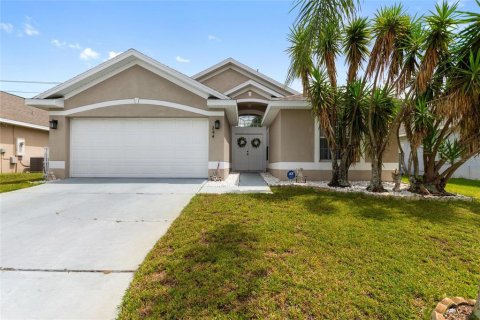 House in Davenport, Florida 4 bedrooms, 161 sq.m. № 1911319 - photo 1