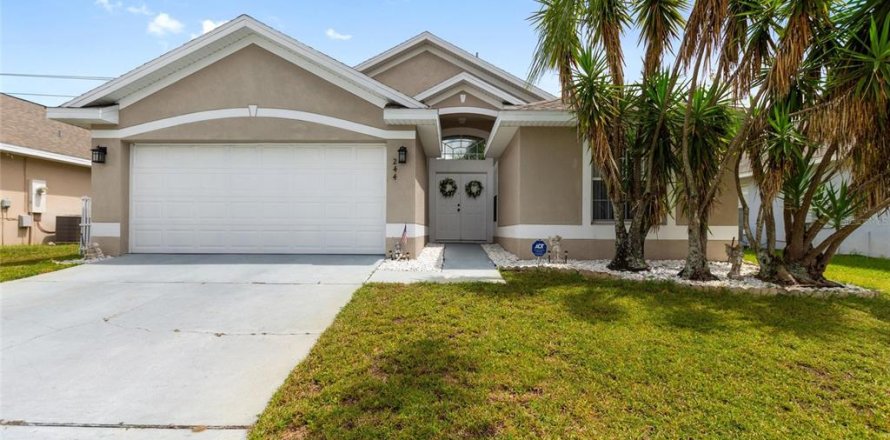 House in Davenport, Florida 4 bedrooms, 161 sq.m. № 1911319