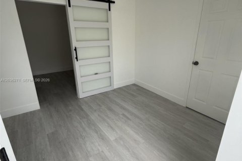 Immobilier commercial à louer à Homestead, Floride: 1 chambre, 216.18 m2 № 2084275 - photo 5
