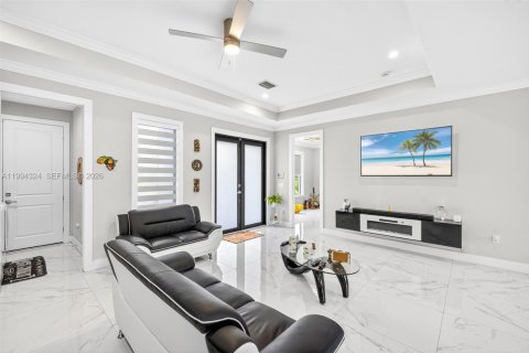 Villa ou maison à vendre à Naples, Floride: 3 chambres № 2063048 - photo 6