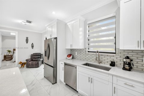 Villa ou maison à vendre à Naples, Floride: 3 chambres № 2063048 - photo 11