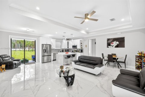 Villa ou maison à vendre à Naples, Floride: 3 chambres № 2063048 - photo 5