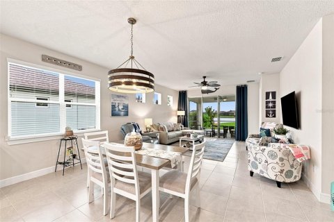 House in Parrish, Florida 2 bedrooms, 146.51 sq.m. № 2219860 - photo 15