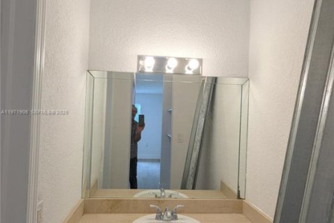 Снять в аренду кондоминиум в Майами, Флорида 1 спальня, 55.37м2, № 2032788 - фото 25