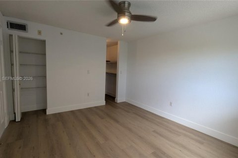 Снять в аренду кондоминиум в Майами, Флорида 1 спальня, 55.37м2, № 2032788 - фото 28