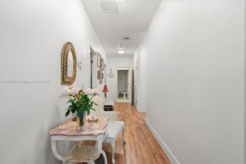 Купить виллу или дом в Хомстед, Флорида 3 спальни, 242.29м2, № 2013918 - фото 15