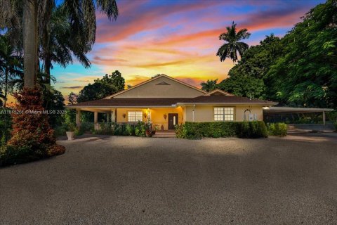 Купить виллу или дом в Хомстед, Флорида 3 спальни, 242.29м2, № 2013918 - фото 7