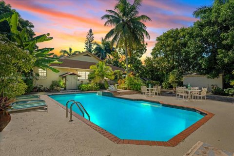 Купить виллу или дом в Хомстед, Флорида 3 спальни, 242.29м2, № 2013918 - фото 8