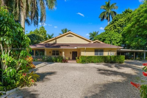 Купить виллу или дом в Хомстед, Флорида 3 спальни, 242.29м2, № 2013918 - фото 9