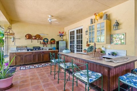 Купить виллу или дом в Хомстед, Флорида 3 спальни, 242.29м2, № 2013918 - фото 6