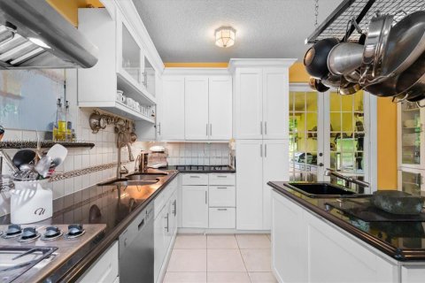 Купить виллу или дом в Хомстед, Флорида 3 спальни, 242.29м2, № 2013918 - фото 18