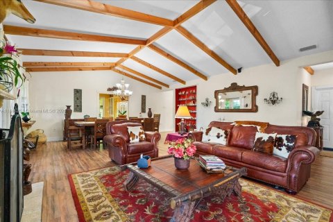 Купить виллу или дом в Хомстед, Флорида 3 спальни, 242.29м2, № 2013918 - фото 24