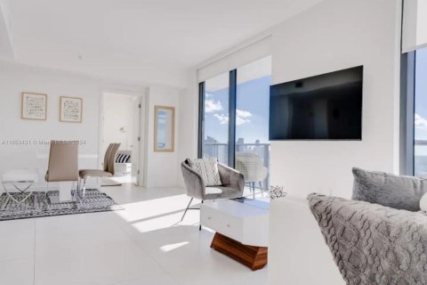 Condominio en alquiler en Miami, Florida, 2 dormitorios, 87.7 m2 № 2060049 - foto 4