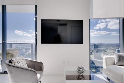 Condominio en alquiler en Miami, Florida, 2 dormitorios, 87.7 m2 № 2060049 - foto 3