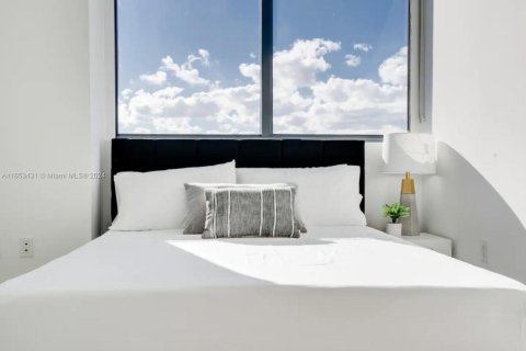 Condominio en alquiler en Miami, Florida, 2 dormitorios, 87.7 m2 № 2060049 - foto 22