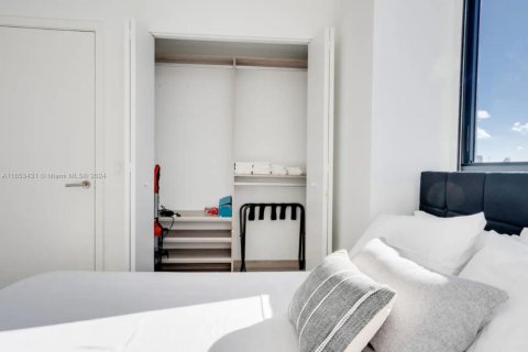 Condominio en alquiler en Miami, Florida, 2 dormitorios, 87.7 m2 № 2060049 - foto 23