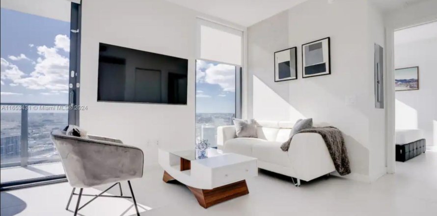 Condominio en Miami, Florida, 2 dormitorios  № 2060049