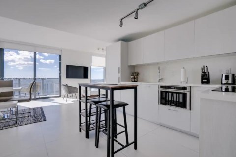 Condominio en alquiler en Miami, Florida, 2 dormitorios, 87.7 m2 № 2060049 - foto 9