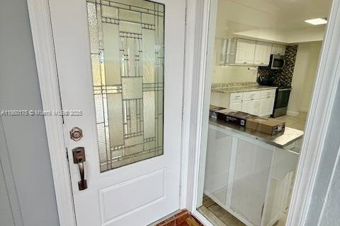 House in Miami, Florida 4 bedrooms, 168.06 sq.m. № 1890590 - photo 7