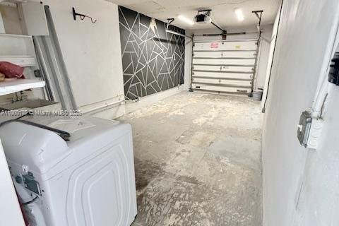 House in Miami, Florida 4 bedrooms, 168.06 sq.m. № 1890590 - photo 25