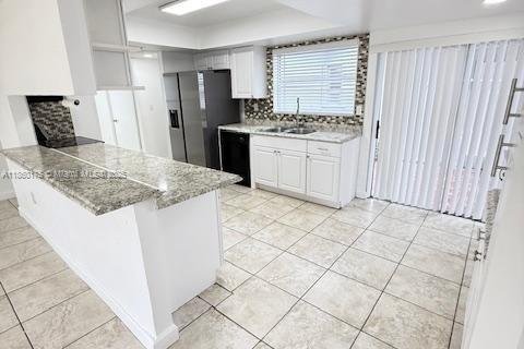 House in Miami, Florida 4 bedrooms, 168.06 sq.m. № 1890590 - photo 12