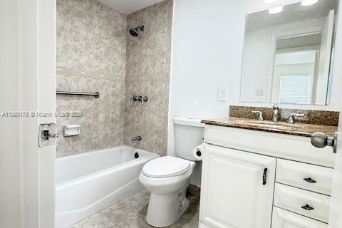 House in Miami, Florida 4 bedrooms, 168.06 sq.m. № 1890590 - photo 20