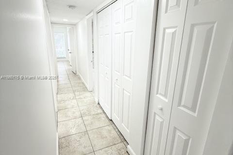 House in Miami, Florida 4 bedrooms, 168.06 sq.m. № 1890590 - photo 17
