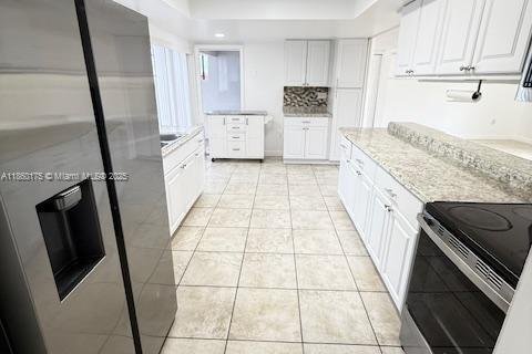 House in Miami, Florida 4 bedrooms, 168.06 sq.m. № 1890590 - photo 15