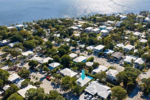 House in Key Largo, Florida 3 bedrooms, 127.83 sq.m. № 2003809 - photo 25