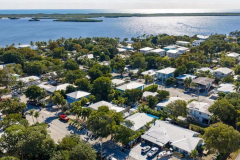 House in Key Largo, Florida 3 bedrooms, 127.83 sq.m. № 2003809 - photo 22