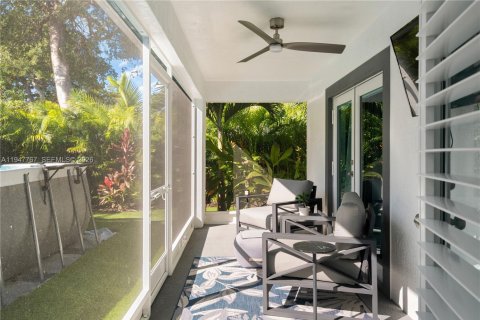 House in Key Largo, Florida 3 bedrooms, 127.83 sq.m. № 2003809 - photo 16